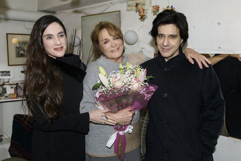 Στην πρεμιέρα της Μπέττυς Αρβανίτη ο Κώστας και η Δάφνη Σημίτη [εικόνες] | iefimerida.gr 3