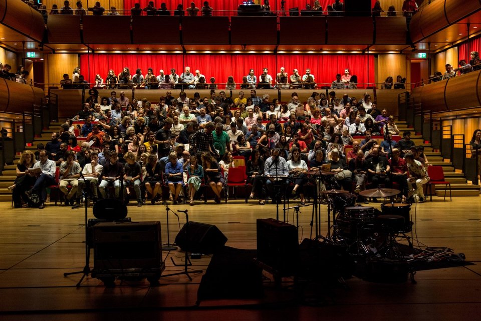 Εναλλακτική σκηνή