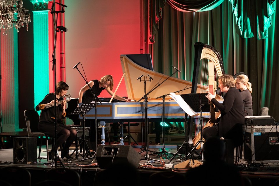 Ensemble airborne extended
