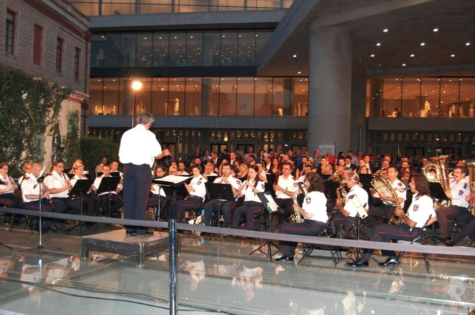 Μουσική Διεύθυνση: Δημήτρης Μίχας