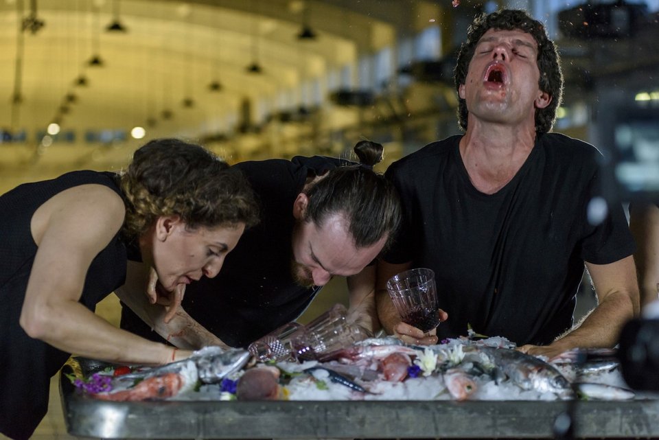 Παράσταση με προσευχές από όλο τον κόσμο στην Ιχθυόσκαλα στο Κερατσίνι [πρόγραμμα] | iefimerida.gr 2