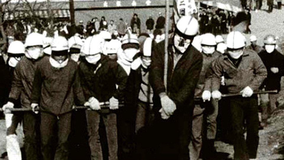 Η εξέγερση στη Γαλλία και η Ανοιξη της Πράγας -Μηνύματα, μαρτυρίες, όνειρα του 1968 [εικόνες] | iefimerida.gr 6