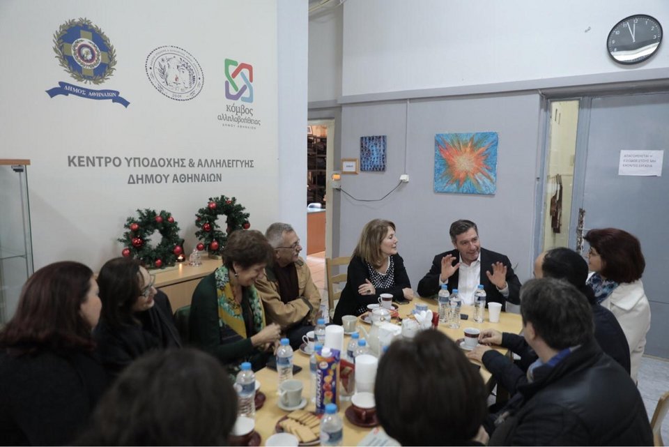 Παρουσιάστηκε η πρώτη Κινητή Μονάδα Φροντίδας του δήμου Αθηναίων
