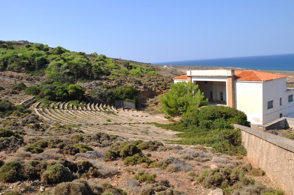Πρωτοβουλία διάσωσης των διατηρητέων μνημείων στη Μακρόνησο [εικόνες]   | iefimerida.gr 1