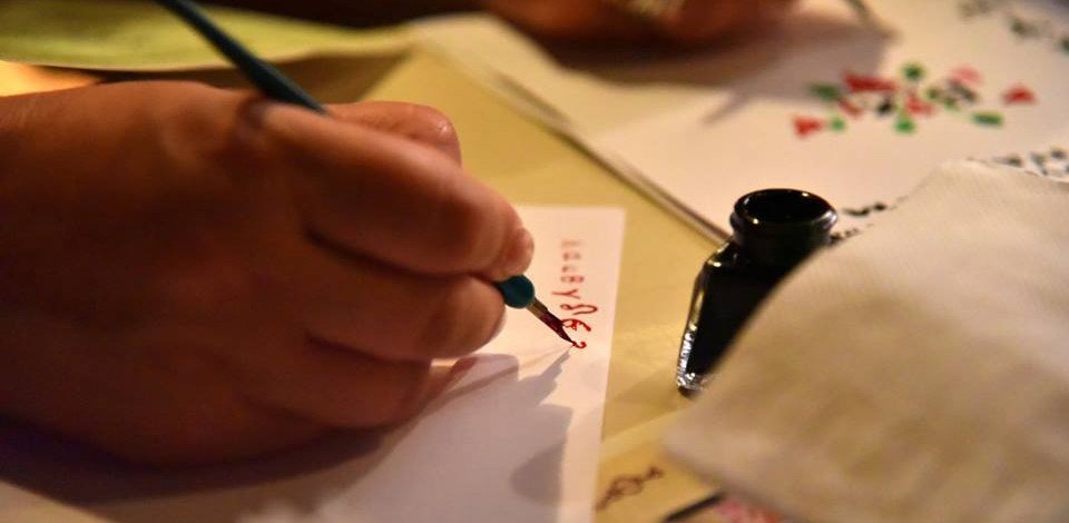 Εργαστήριο καλλιγραφίας στο Πολιτιστικό Ιδρυμα Ομίλου Πειραιώς -Με εργαλεία απο τον 1ο μ.Χ. αιώνα [πρόγραμμα] | iefimerida.gr 1