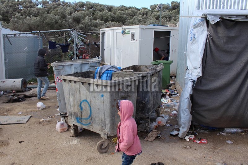 Το iefimerida στη Μόρια – Σε σκηνές και κοντέινερ παραμένουν εκατοντάδες ασυνόδευτα ανήλικα και γυναίκες [εικόνες]  | iefimerida.gr 7