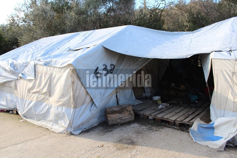 Το iefimerida στη Μόρια – Σε σκηνές και κοντέινερ παραμένουν εκατοντάδες ασυνόδευτα ανήλικα και γυναίκες [εικόνες]  | iefimerida.gr 5