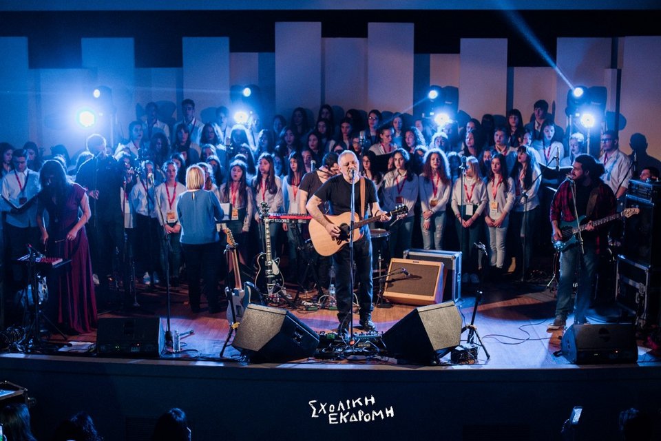 Ο Νίκος Πορτοκάλογλου μπήκε στα 60 και το γιορτάζει στο θέατρο Βράχων [εικόνες]  | iefimerida.gr 2