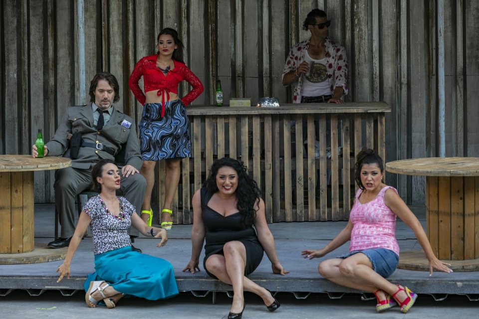 Στις πρώτες πρόβες στην Αθήνα, η Ρατσβελισβίλι έχει εντυπωσιάσει με την συγκλονιστική φωνή της, την εξαιρετική σκηνική της απόδοση και την σεμνότητα του χαρακτήρα της