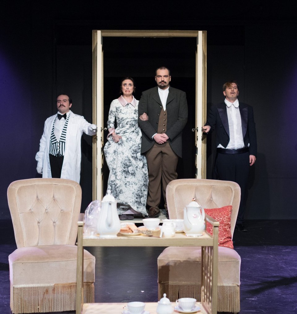 «Ράφτης Κυριών» -Η επιτυχία του χειμώνα στο θέατρο Βράχων [εικόνες]  | iefimerida.gr 1