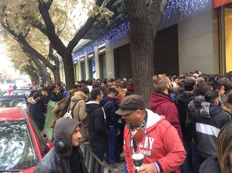 Πανικός για την Black Friday σε όλη την Ελλάδα [εικόνες & βίντεο] | iefimerida.gr 3