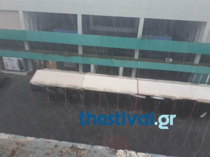 Σφοδρή θεομηνία στη Θεσσαλονίκη -Πλημμύρισε ακόμη και ο Λευκός Πύργος! | iefimerida.gr 1