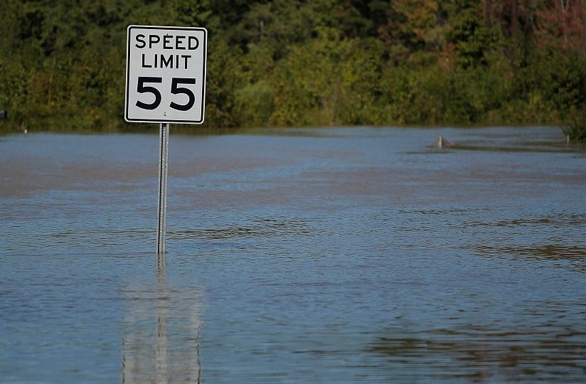 Τυφώνας Μάθιου: 18 νεκροί και 4 αγνοούμενοι στις Ηνωμένες Πολιτείες [εικόνες] | iefimerida.gr 1