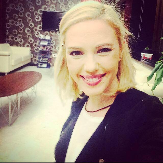 Η Tουρκάλα παρουσιάστρια που εκφώνησε τις θέσεις των πραξικοπηματιών -«Με απειλούσαν με όπλα» [εικόνες] | iefimerida.gr 3