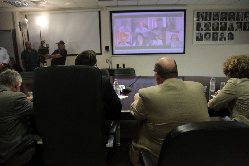 Τηλεδιάσκεψη Τσίπρα-Φίλη με τους 13 Περιφερειακούς Διευθυντές Εκπαίδευσης [εικόνες] | iefimerida.gr 3