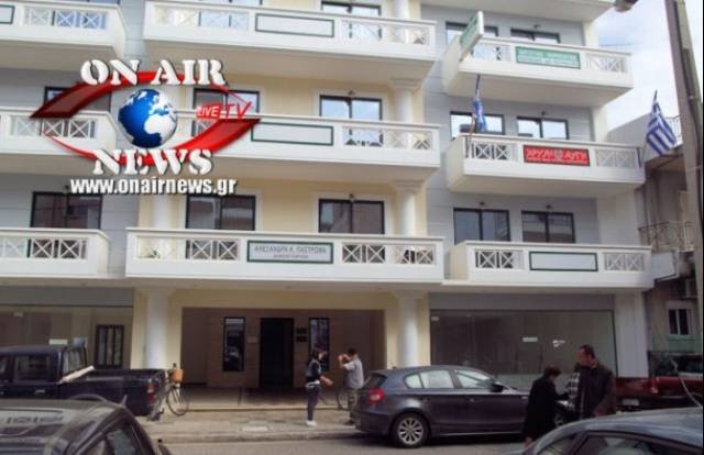 Έκρηξη από γκαζάκια στα γραφεία της Χρυσής Αυγής στο Μεσολόγγι [εικόνες] | iefimerida.gr 0