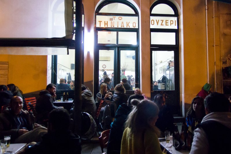 Κατέβασε ρολά το ιστορικό ουζερί «Τηνιακό» -Στην Αλεξάνδρας [εικόνες] | iefimerida.gr 2