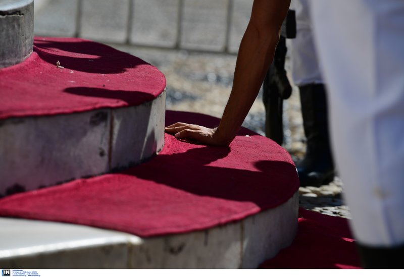 Η κορύφωση του Δεκαπενταύγουστου στην Τήνο -Χιλιάδες πιστοί στη Μεγαλόχαρη [εικόνες] | iefimerida.gr 8