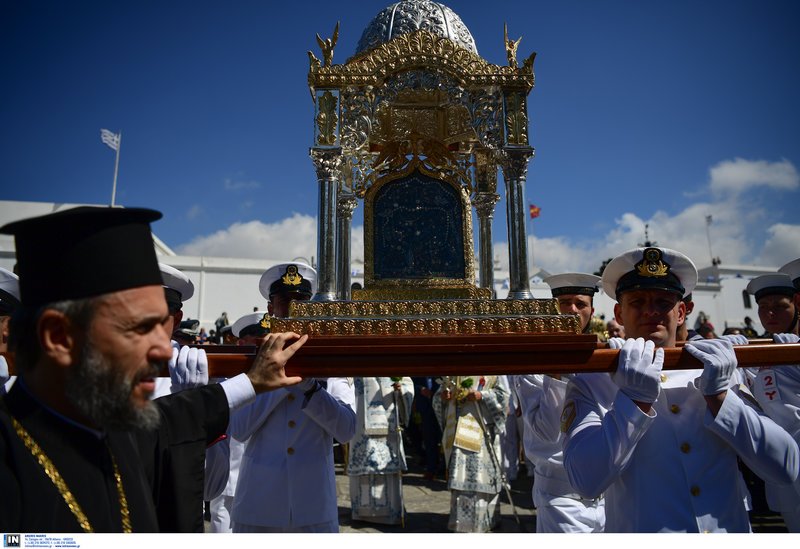 Η κορύφωση του Δεκαπενταύγουστου στην Τήνο -Χιλιάδες πιστοί στη Μεγαλόχαρη [εικόνες] | iefimerida.gr 6