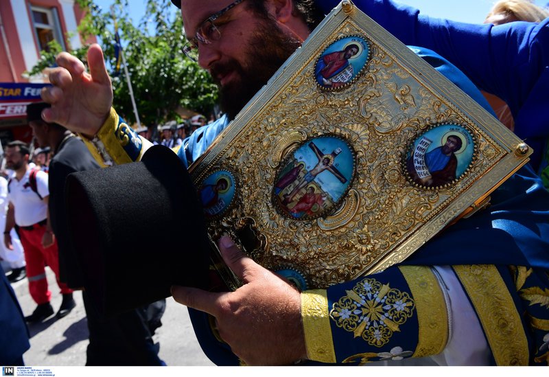 Η κορύφωση του Δεκαπενταύγουστου στην Τήνο -Χιλιάδες πιστοί στη Μεγαλόχαρη [εικόνες] | iefimerida.gr 1