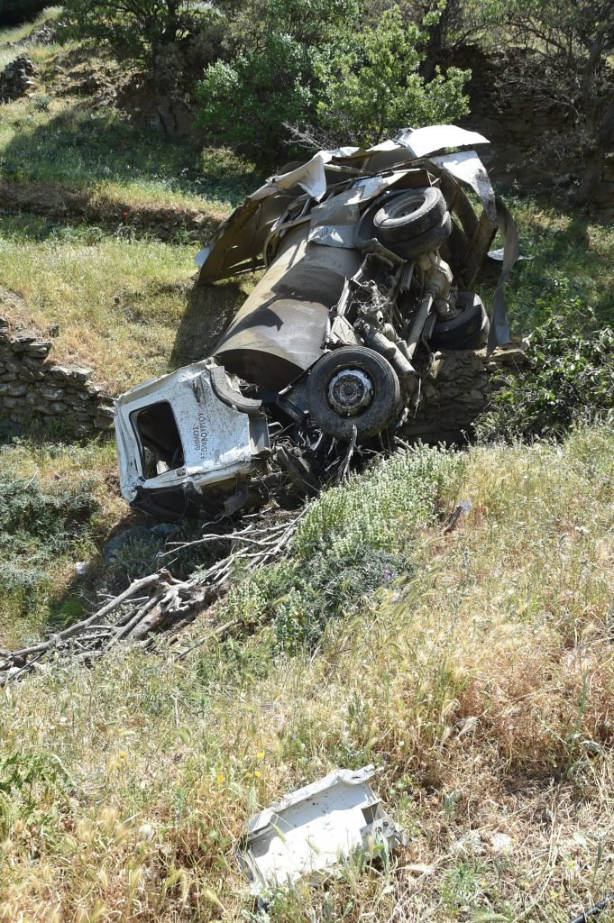 Ενας πατέρας δύο παιδιών και ένας 48χρονος, τα θύματα του δυστυχήματος με το απορριμματοφόρο στην Τήνο [εικόνες] | iefimerida.gr 2