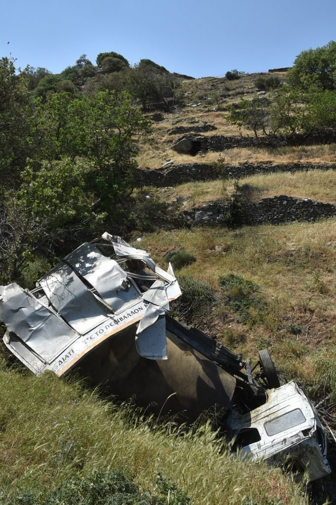 Ενας πατέρας δύο παιδιών και ένας 48χρονος, τα θύματα του δυστυχήματος με το απορριμματοφόρο στην Τήνο [εικόνες] | iefimerida.gr 6