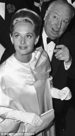 Η μούσα του Χίτσκοκ έγινε 88 ετών και μοντέλο της Gucci [εικόνες] | iefimerida.gr 4