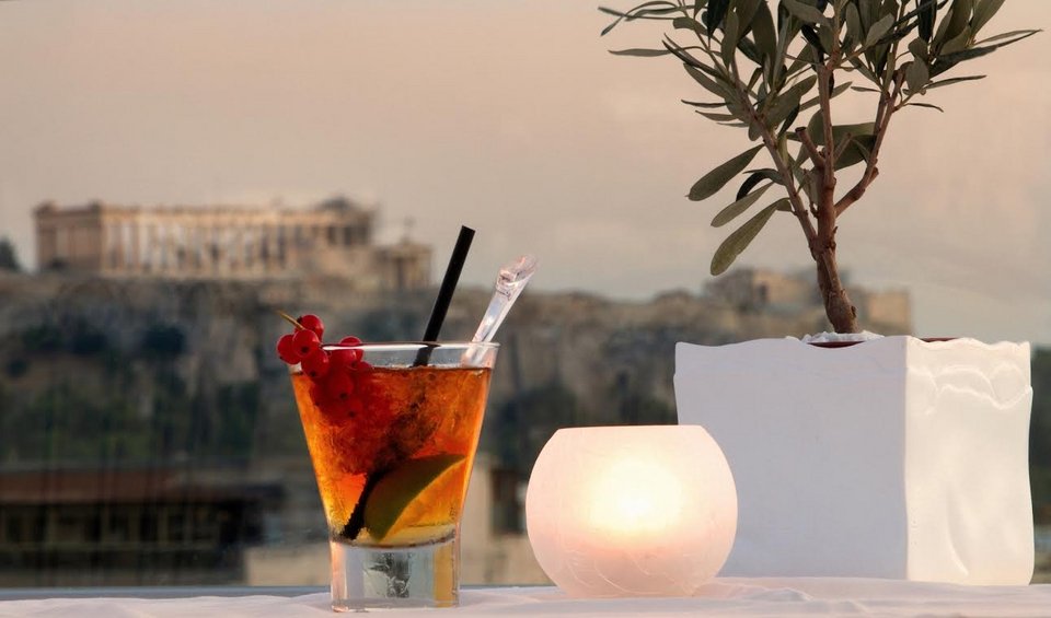Μια από τις ωραιότερες ταράτσες της Αθήνας -Δείπνο στο Τιτάνια με την Ακρόπολη στο... πιάτο [εικόνες] | iefimerida.gr 0
