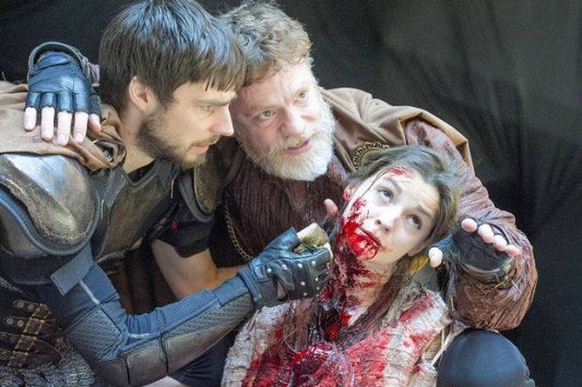 Λιποθύμησαν οι θεατές σε θεατρική παράσταση στο Λονδίνο [εικόνες] | iefimerida.gr 1