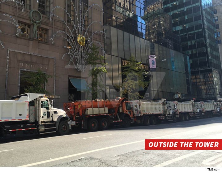 Ασύλληπτο: Ο Τραμπ «οχύρωσε» τον πύργο του με κάδους -Φοβάται τρομοκρατική επίθεση [εικόνες] | iefimerida.gr 0