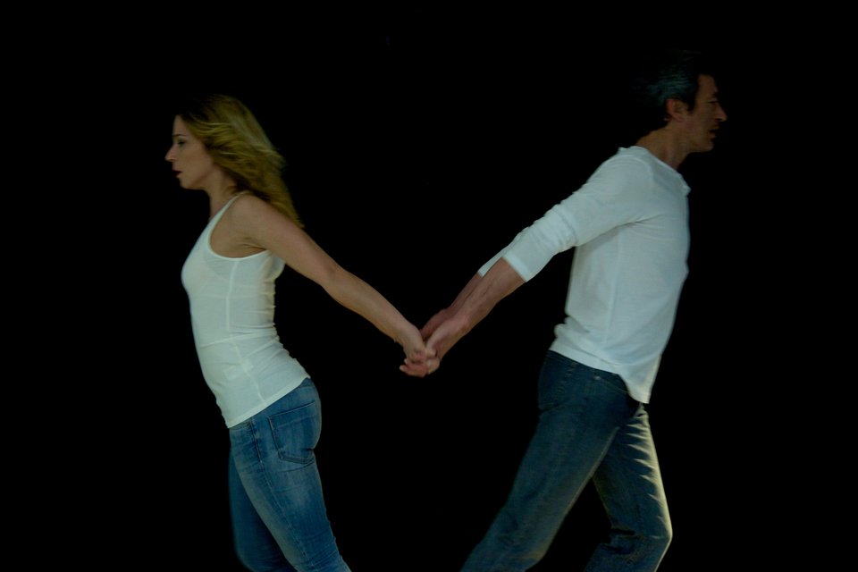 Θέατρο που ξεβολεύει, σκληρό, πολιτικό: Γαλλικό Θέατρο à la Grecque [εικόνες] | iefimerida.gr 3