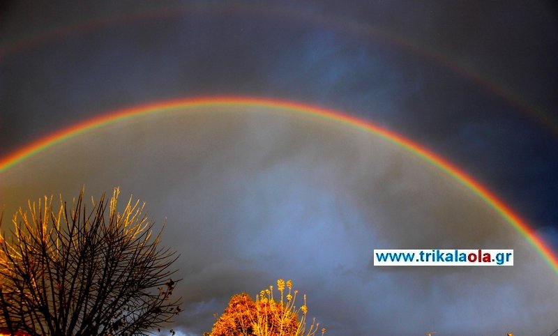 Εντυπωσιακό: Διπλό ουράνιο τόξο στα Τρίκαλα [εικόνες & βίντεο] | iefimerida.gr 1