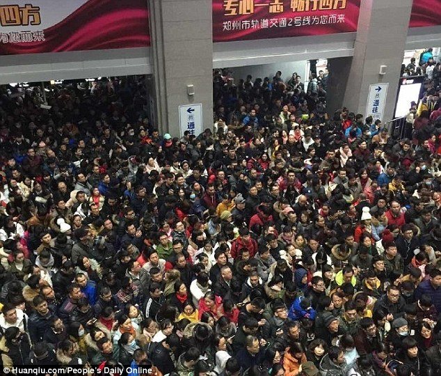 Κίνα: Ουρές... χιλιομέτρων στο Μετρό μετά από σφοδρή χιονόπτωση [εικόνες] | iefimerida.gr 0