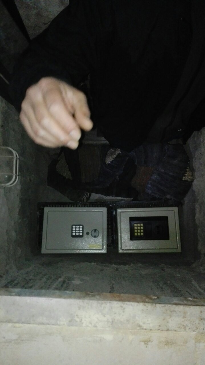 Εξαρθρώθηκε κύκλωμα τοκογλυφίας: Κατασχέθηκαν χιλιάδες ευρώ, λίρες, μέχρι και ράβδοι χρυσού [εικόνες & βίντεο] | iefimerida.gr 0