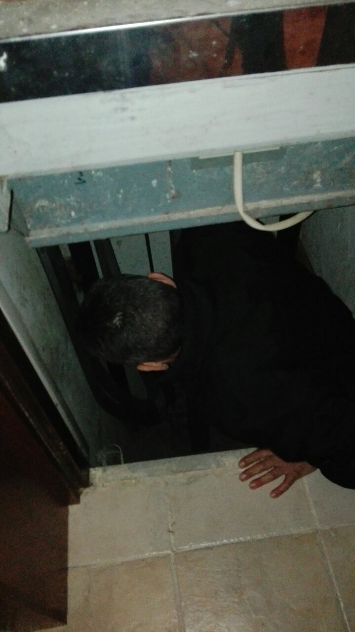 Εξαρθρώθηκε κύκλωμα τοκογλυφίας: Κατασχέθηκαν χιλιάδες ευρώ, λίρες, μέχρι και ράβδοι χρυσού [εικόνες & βίντεο] | iefimerida.gr 2