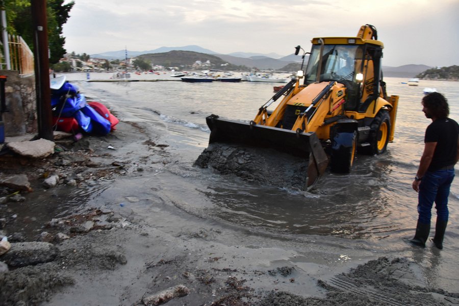 Σοβαρές ζημιές στο Τολό από την καταιγίδα -Πλημμύρισαν κατοικίες [εικόνες]  | iefimerida.gr 0