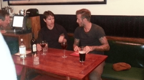 Ο Τομ Κρουζ και ο Ντέιβιντ Μπέκαμ το έριξαν στις μπύρες [εικόνες] | iefimerida.gr 0