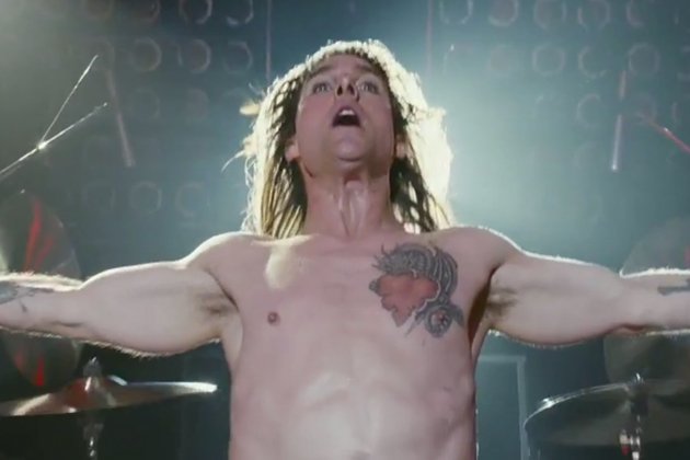  Ο Τομ Κρουζ γυμνός, με μάσκαρα και πιο γελοίος από ποτέ [εικόνες + βίντεο] | iefimerida.gr 2