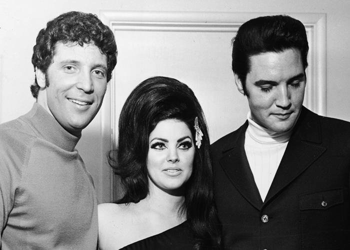 Τομ Τζόουνς, ο σταρ που όσο γερνάει ομορφαίνει [εικόνες+βίντεο] | iefimerida.gr 8