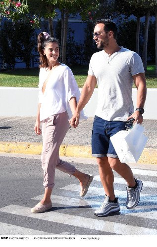 Τανιμανίδης-Μπόμπα πιασμένοι χεράκι-χεράκι πήγαν για ψώνια [εικόνες] | iefimerida.gr 2