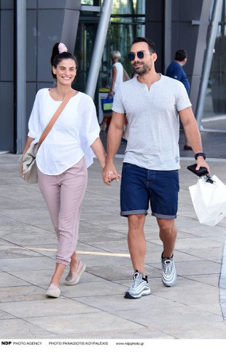 Τανιμανίδης-Μπόμπα πιασμένοι χεράκι-χεράκι πήγαν για ψώνια [εικόνες] | iefimerida.gr 4