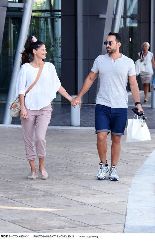 Τανιμανίδης-Μπόμπα πιασμένοι χεράκι-χεράκι πήγαν για ψώνια [εικόνες] | iefimerida.gr 5