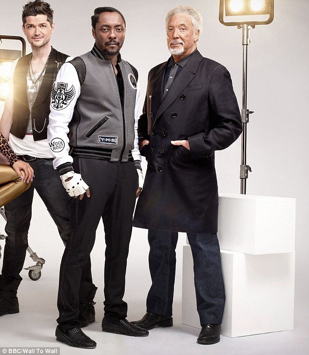 Τομ Τζόουνς, ο σταρ που όσο γερνάει ομορφαίνει [εικόνες+βίντεο] | iefimerida.gr 5