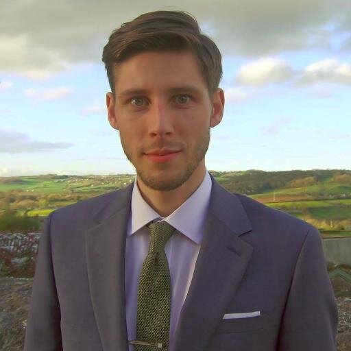 Ο Βρετανός φιλέλληνας μάζεψε σχεδόν 2 εκατ. για το ελληνικό χρέος -Ξεκίνησε νέο έρανο [εικόνες] | iefimerida.gr 1