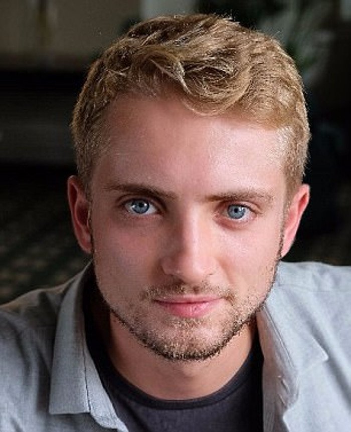 Ο γιος του Τζέρεμι Κόρμπιν προκάλεσε φρενίτιδα στα social media -Μοιάζει με ηθοποιό του Χόλιγουντ [εικόνες] | iefimerida.gr 0