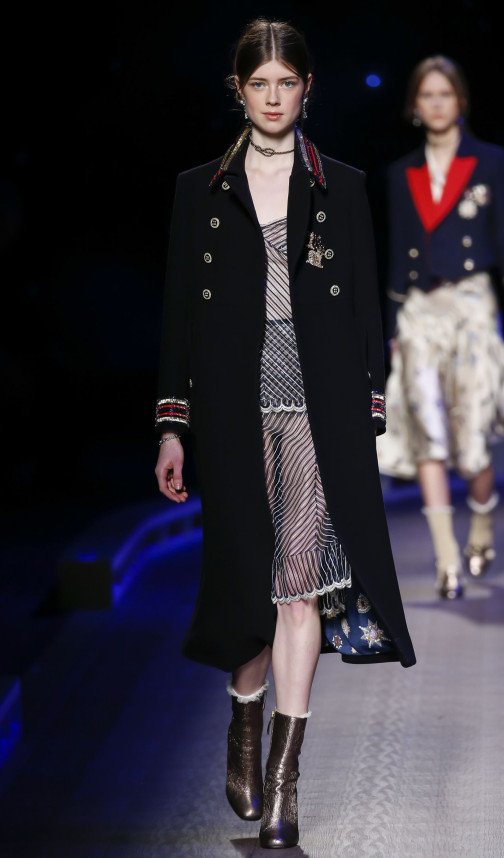 Η νέα συλλογή Tommy Hilfiger είναι απλά συναρπαστική -Το σόου με καπατένισσα την Τζίτζι Χαντίντ [εικόνες] | iefimerida.gr 9