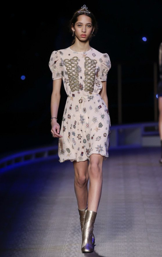 Η νέα συλλογή Tommy Hilfiger είναι απλά συναρπαστική -Το σόου με καπατένισσα την Τζίτζι Χαντίντ [εικόνες] | iefimerida.gr 12