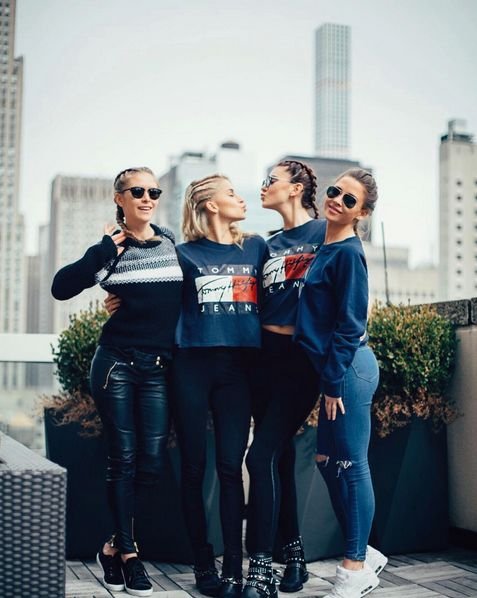 Γιατί γίνεται χαμός με αυτό το  crop top του Tommy Hilfiger [εικόνες] | iefimerida.gr 8