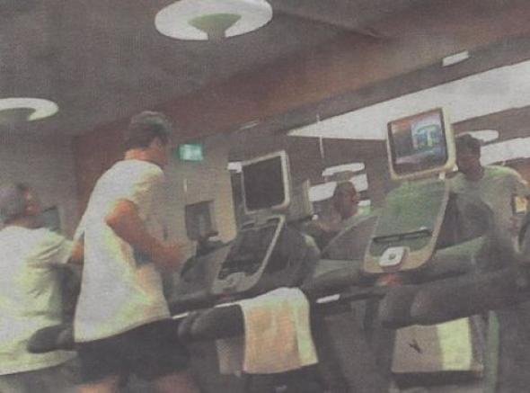 Ο Πολ Τόμσεν, με στυλάτο σορτσάκι, «λιώνει» στο γυμναστήριο [εικόνα] | iefimerida.gr 0