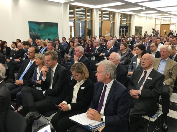 Λαγκάρντ: H παγκόσμια οικονομία αντιμετωπίζει αυξημένους κινδύνους | iefimerida.gr 0